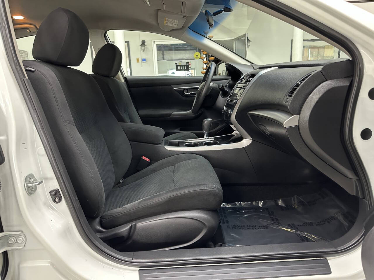 Vehicle image 16