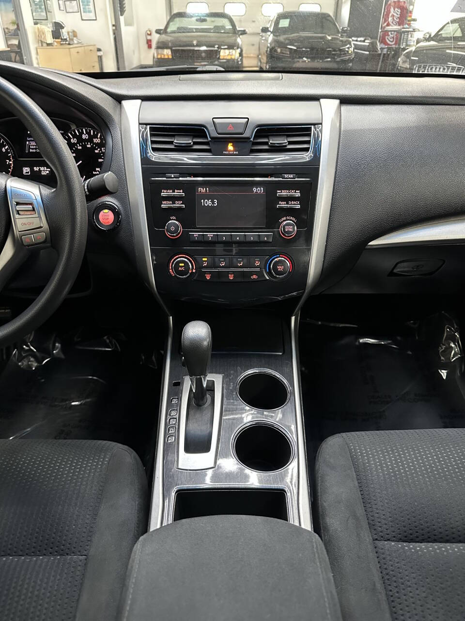 Vehicle image 25