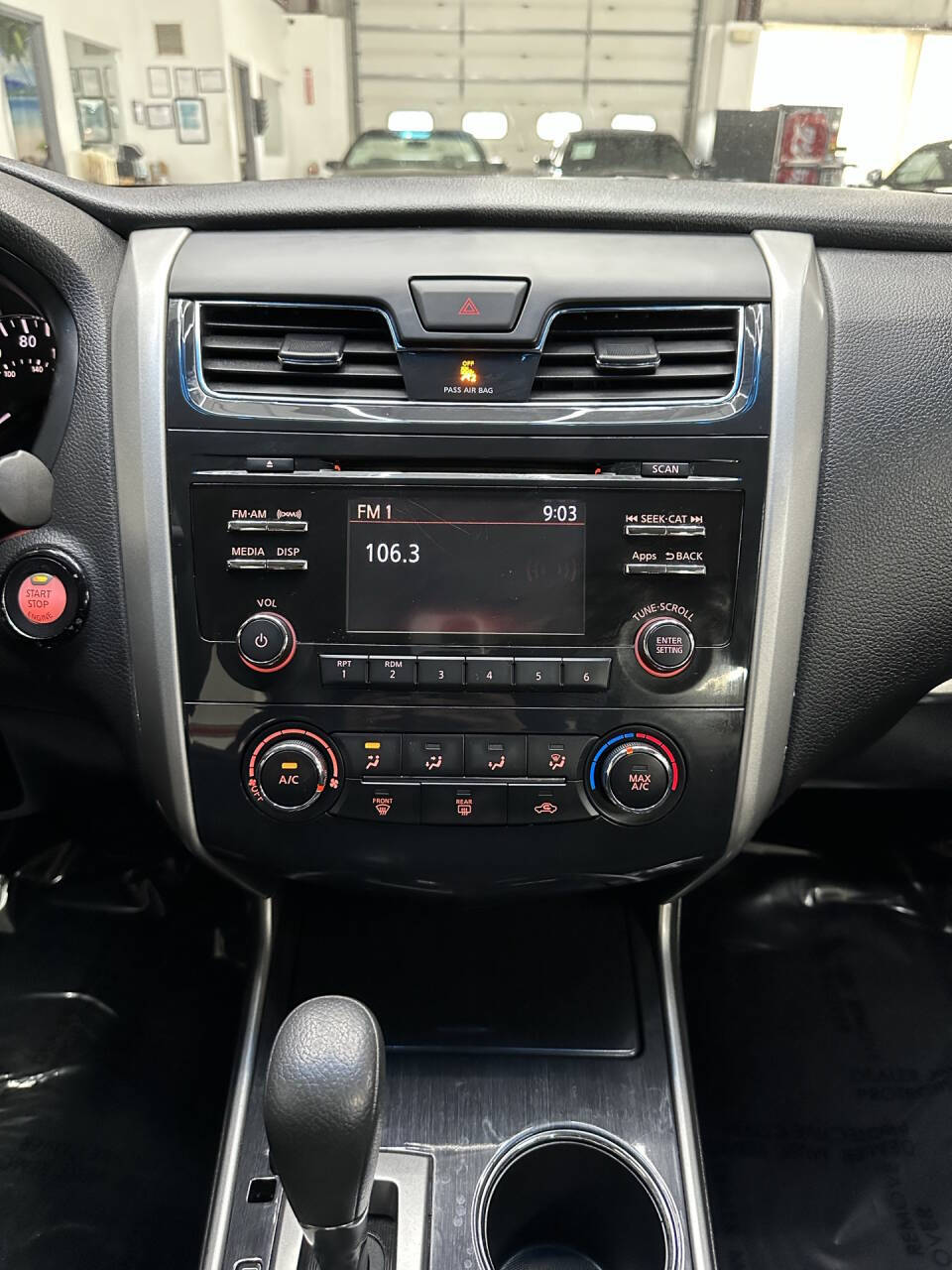 Vehicle image 27