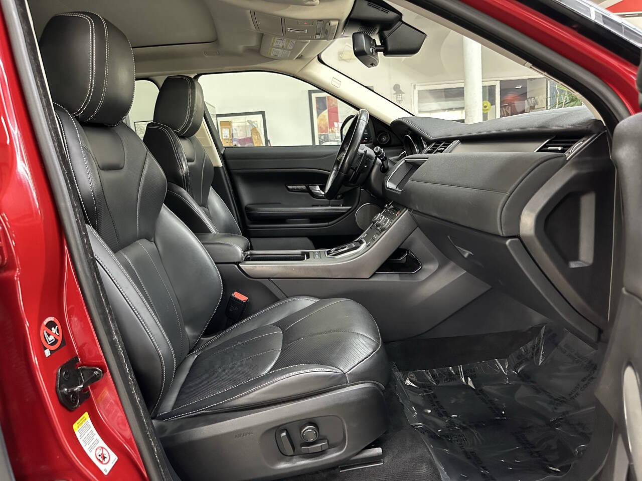 Vehicle image 16