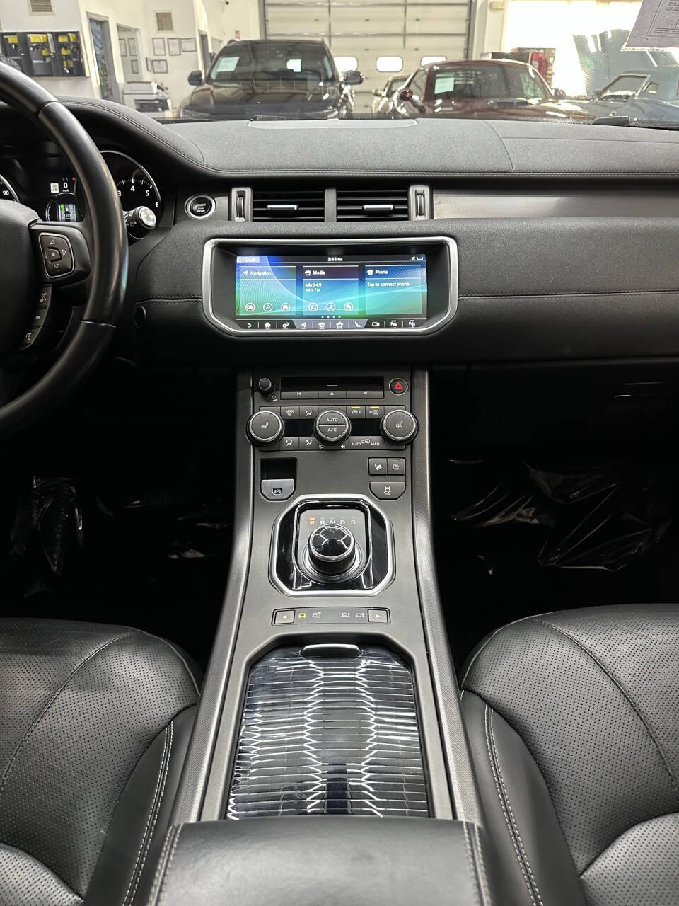 Vehicle image 25