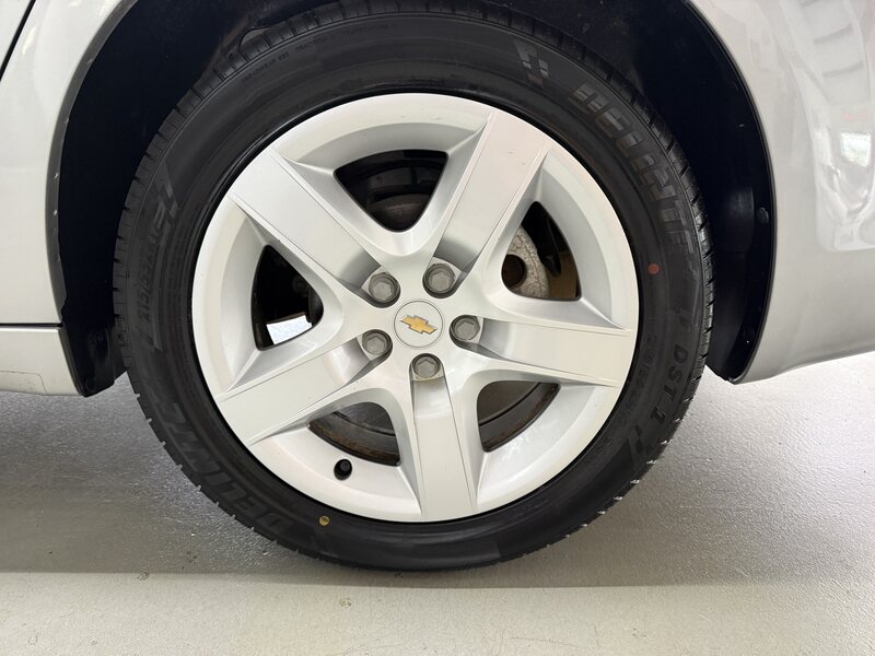 Vehicle image 25