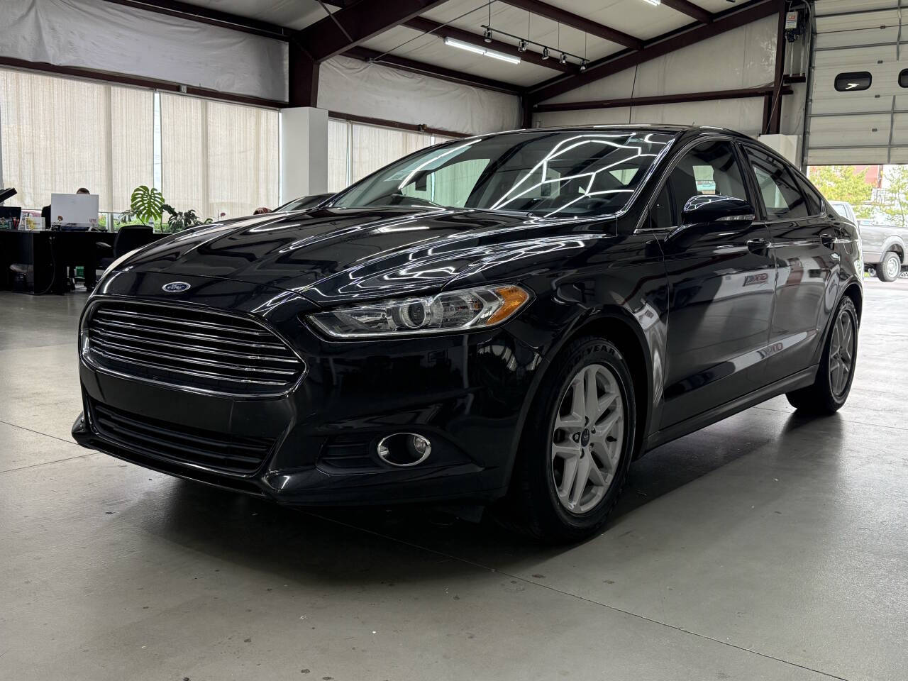 Vehicle image 4