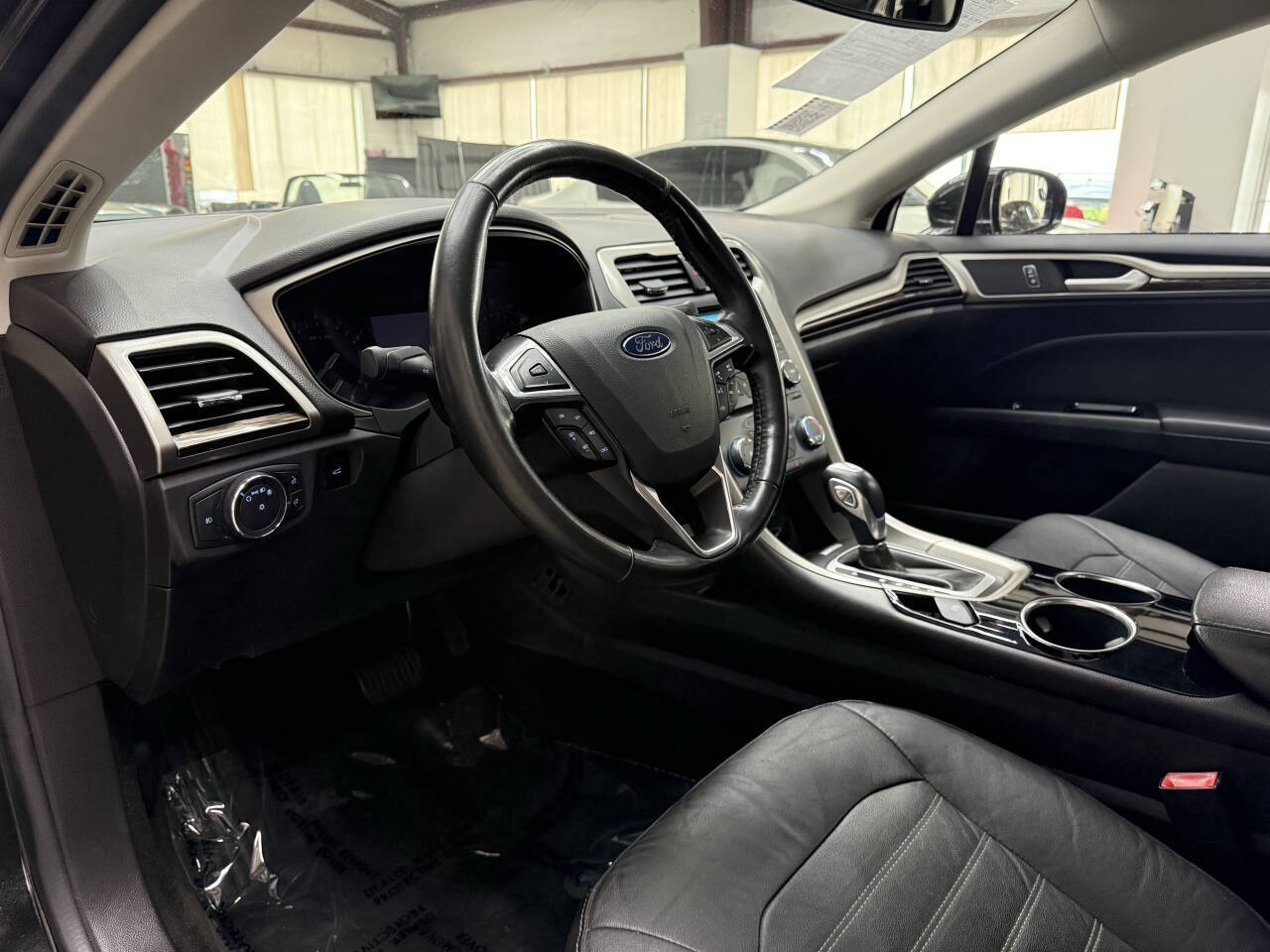 Vehicle image 18