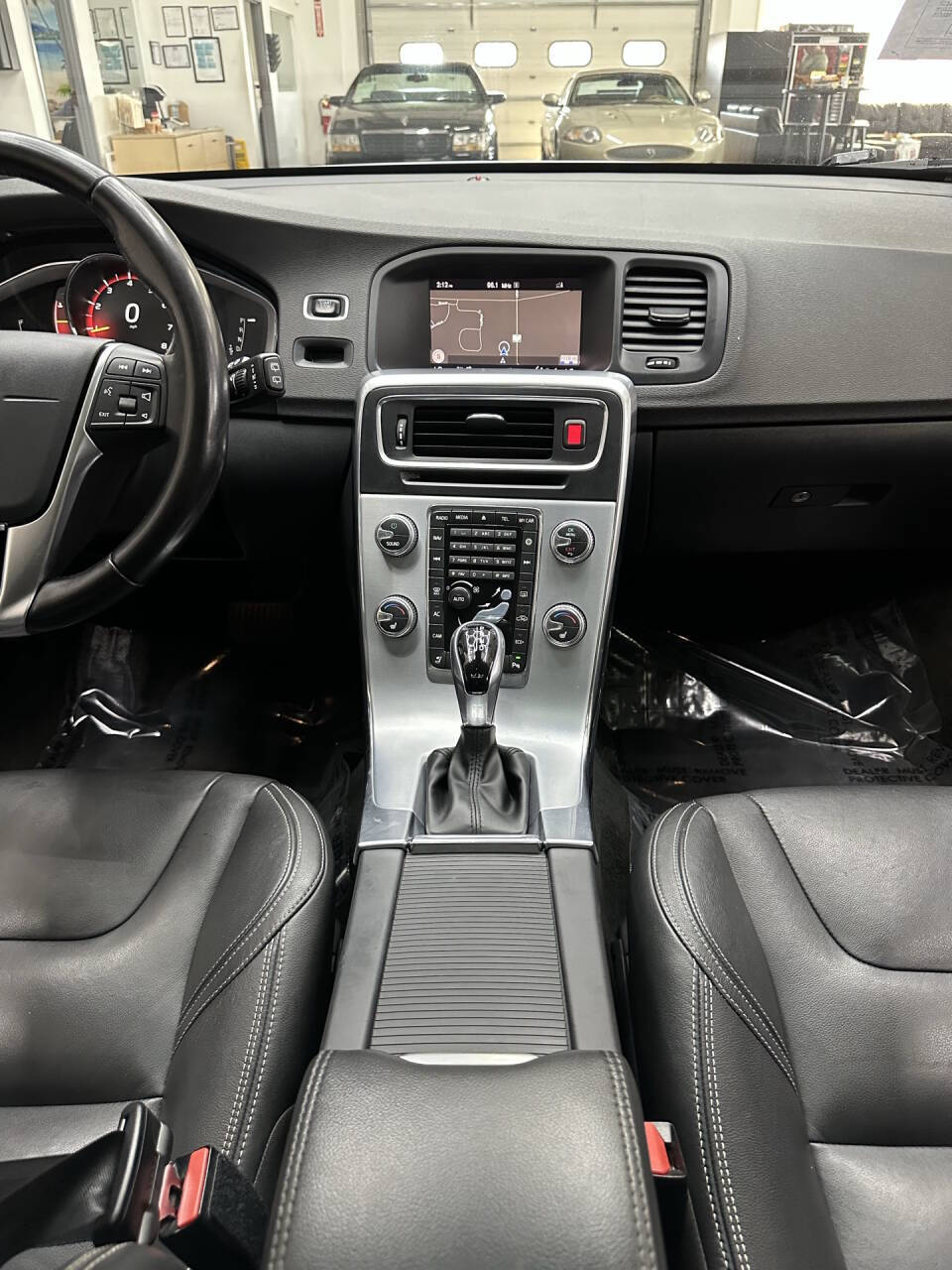 Vehicle image 25