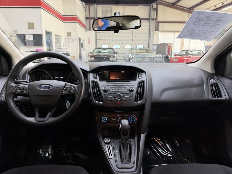 Vehicle image 18