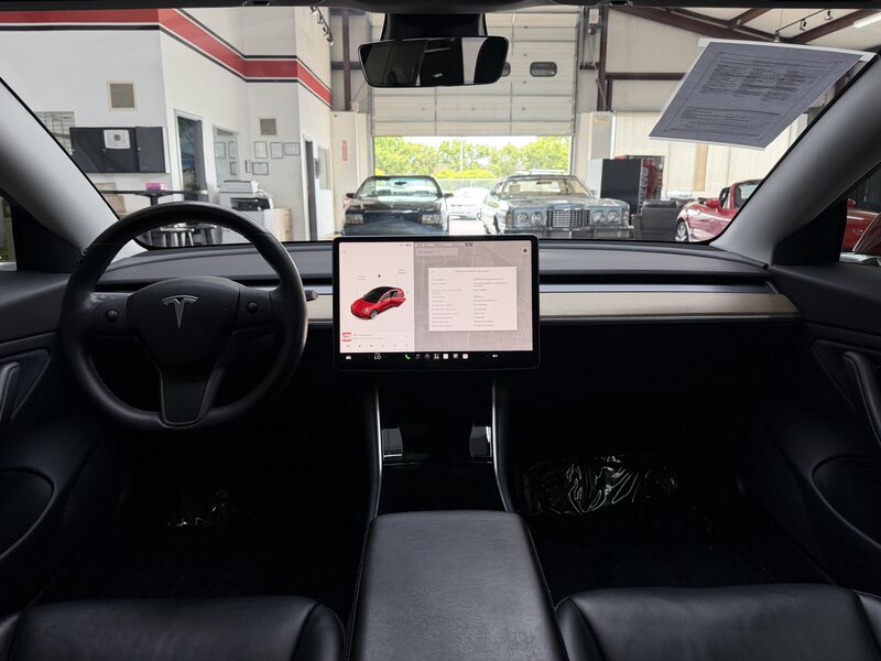 Vehicle image 18