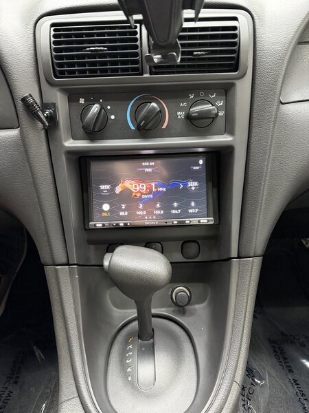 Vehicle image 18