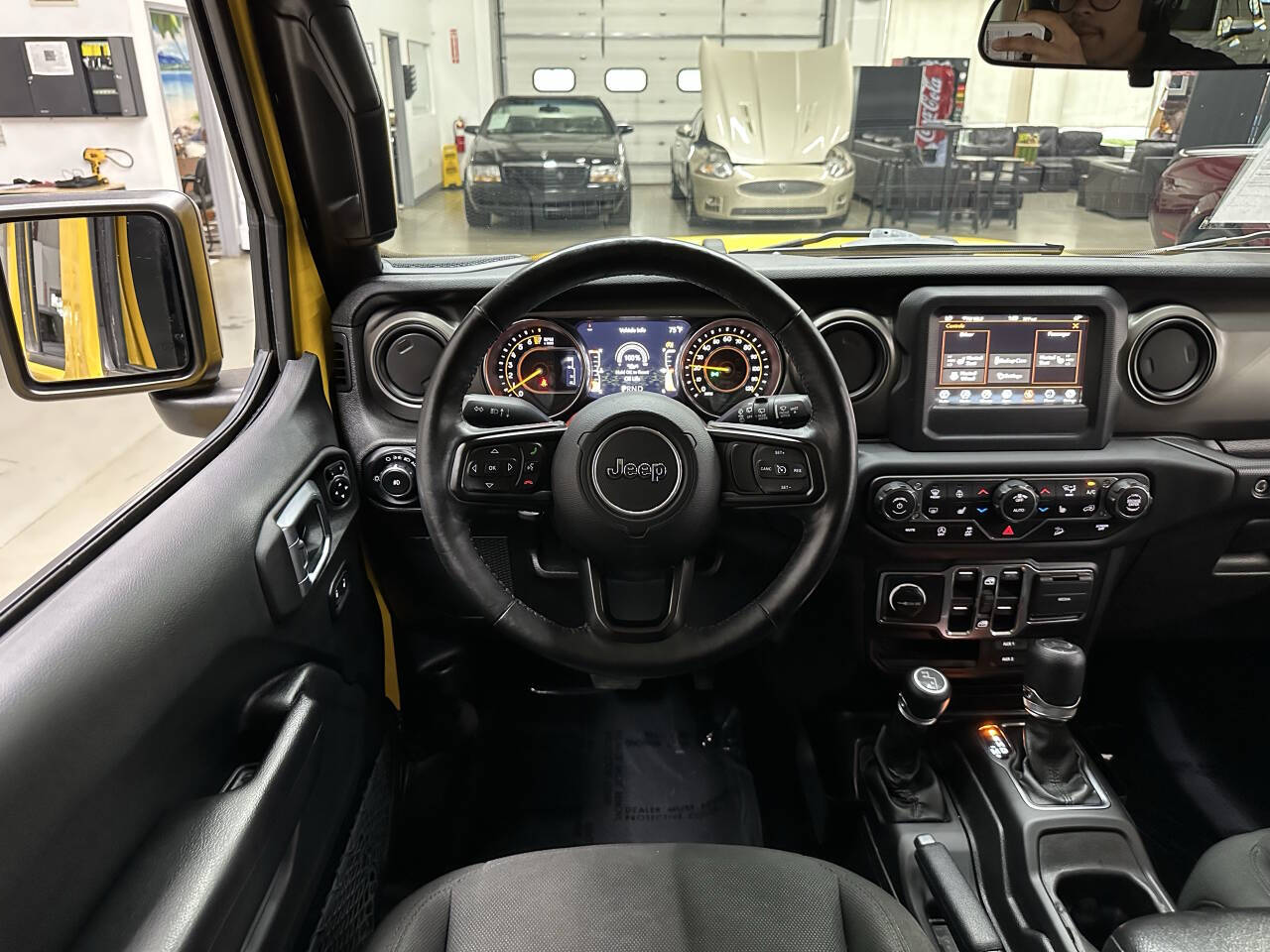 Vehicle image 18