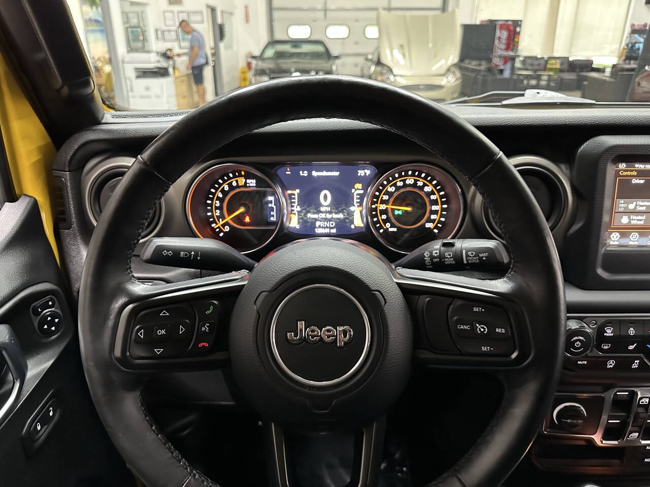 Vehicle image 19