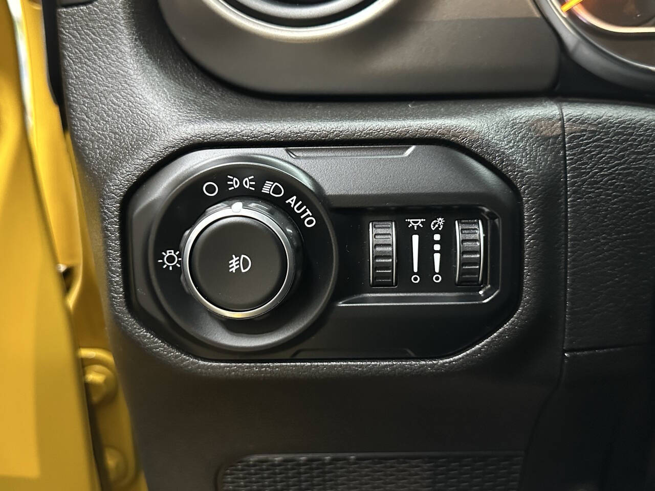 Vehicle image 24