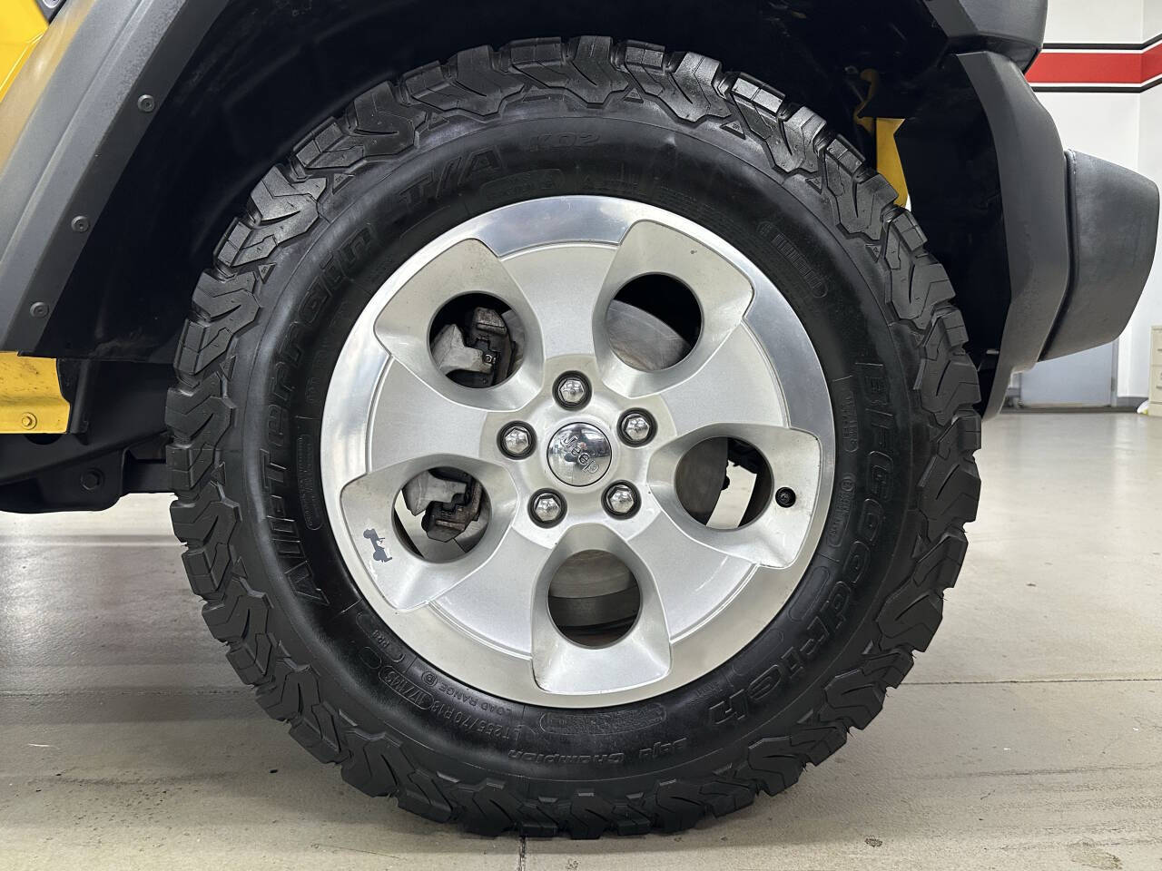 Vehicle image 31
