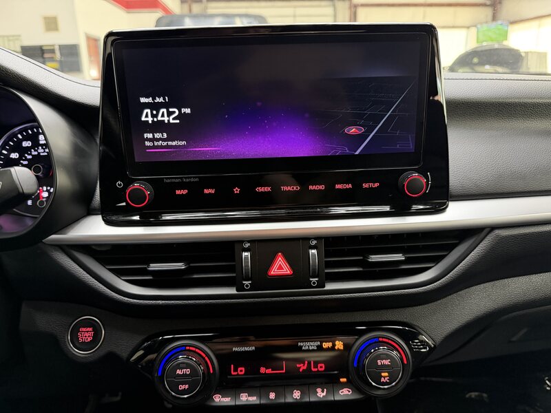 Vehicle image 25