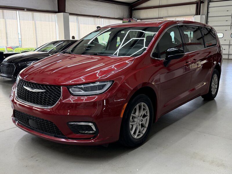 Vehicle image 4