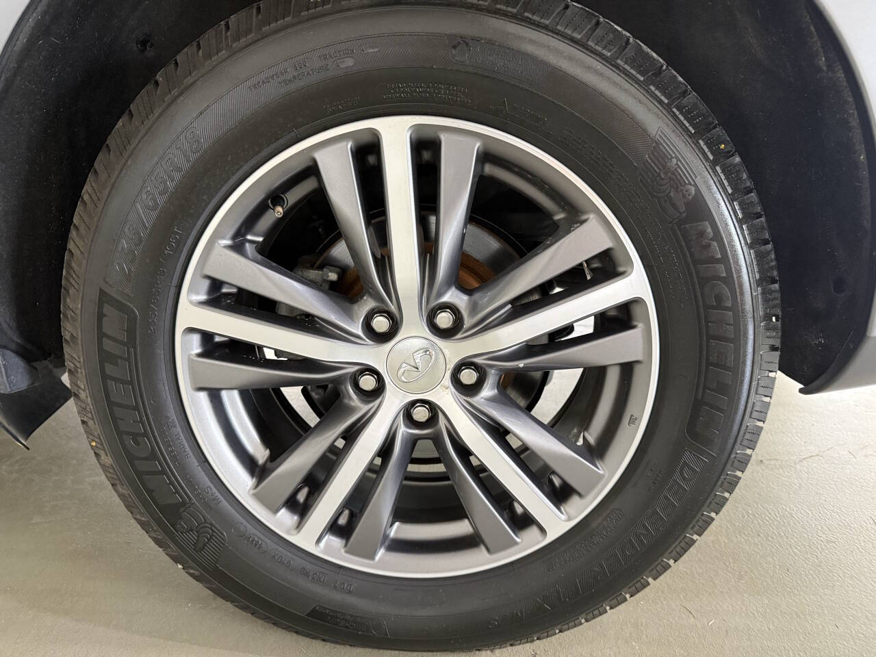 Vehicle image 30