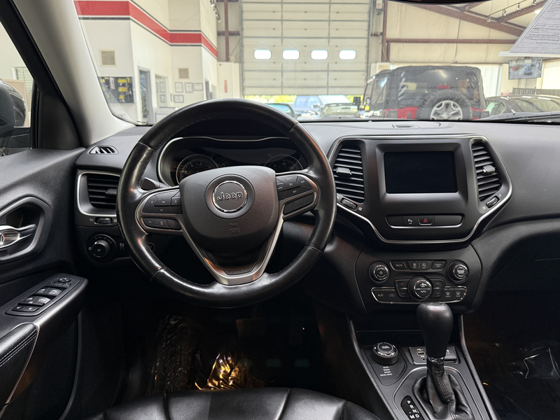 Vehicle image 14