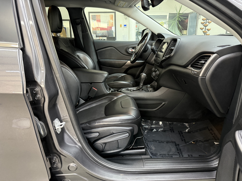 Vehicle image 20