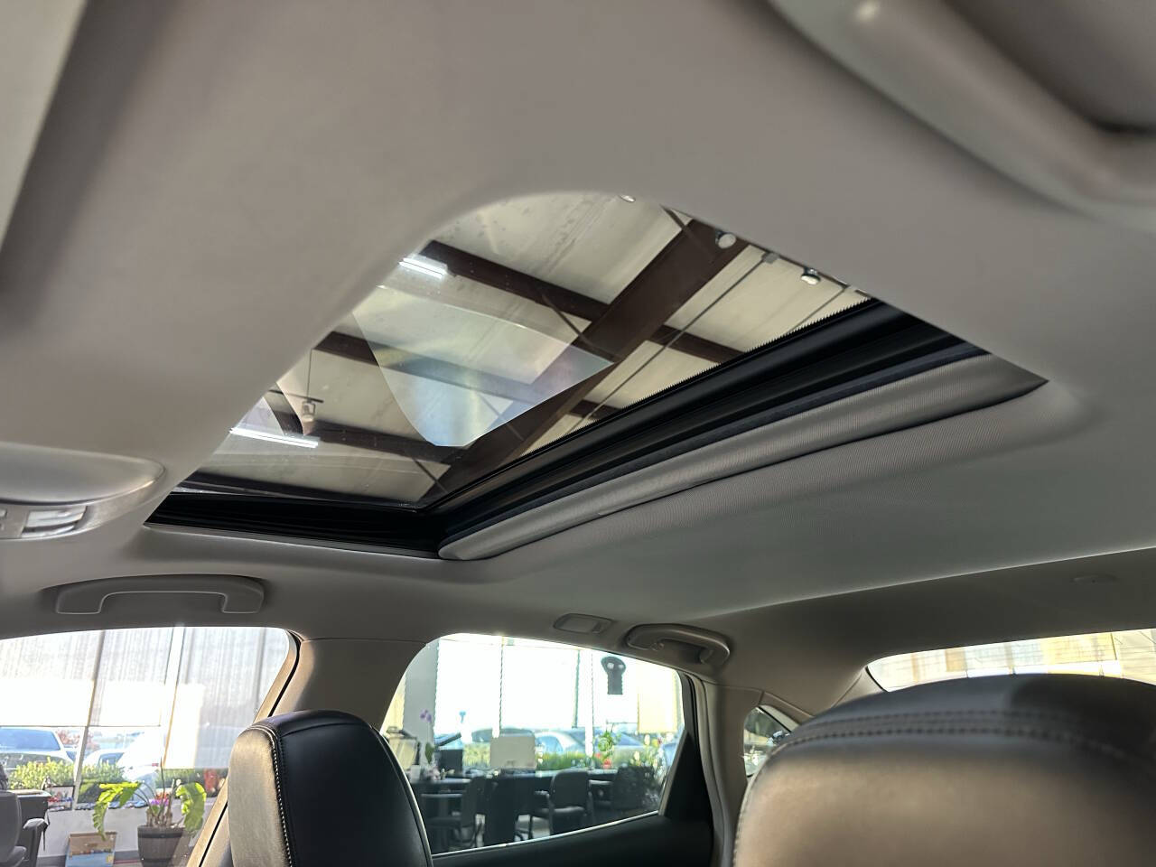 Vehicle image 30
