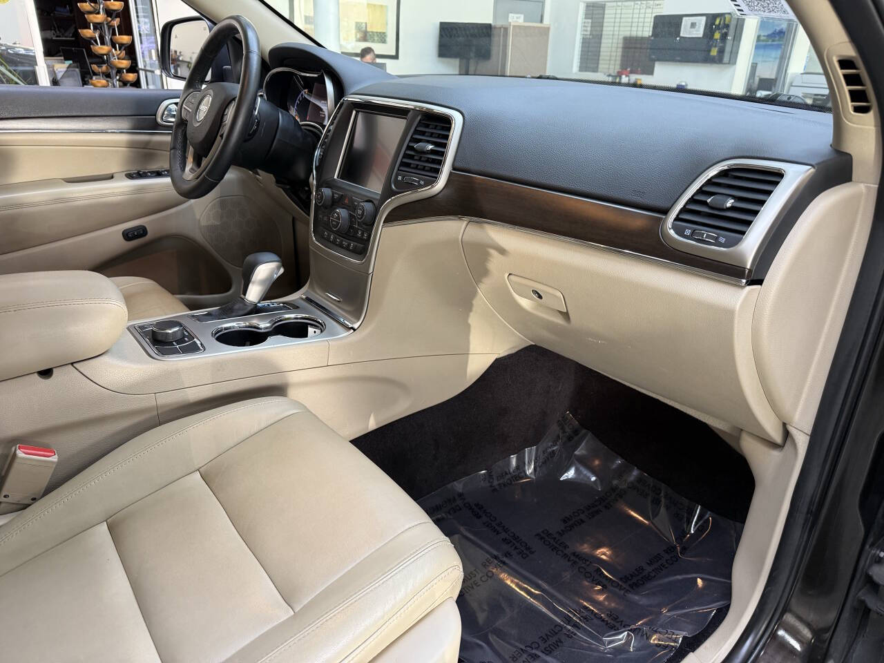 Vehicle image 18