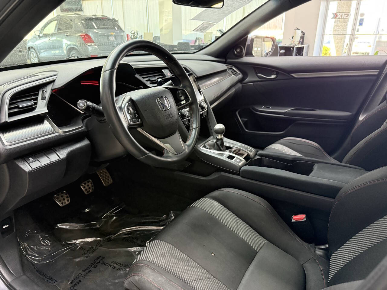 Vehicle image 18