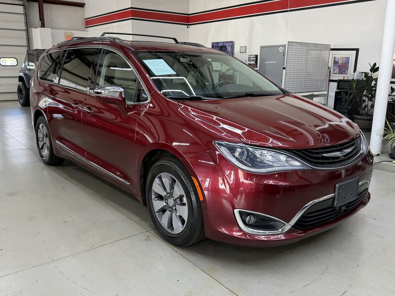 2017 CHRYSLER PACIFICA