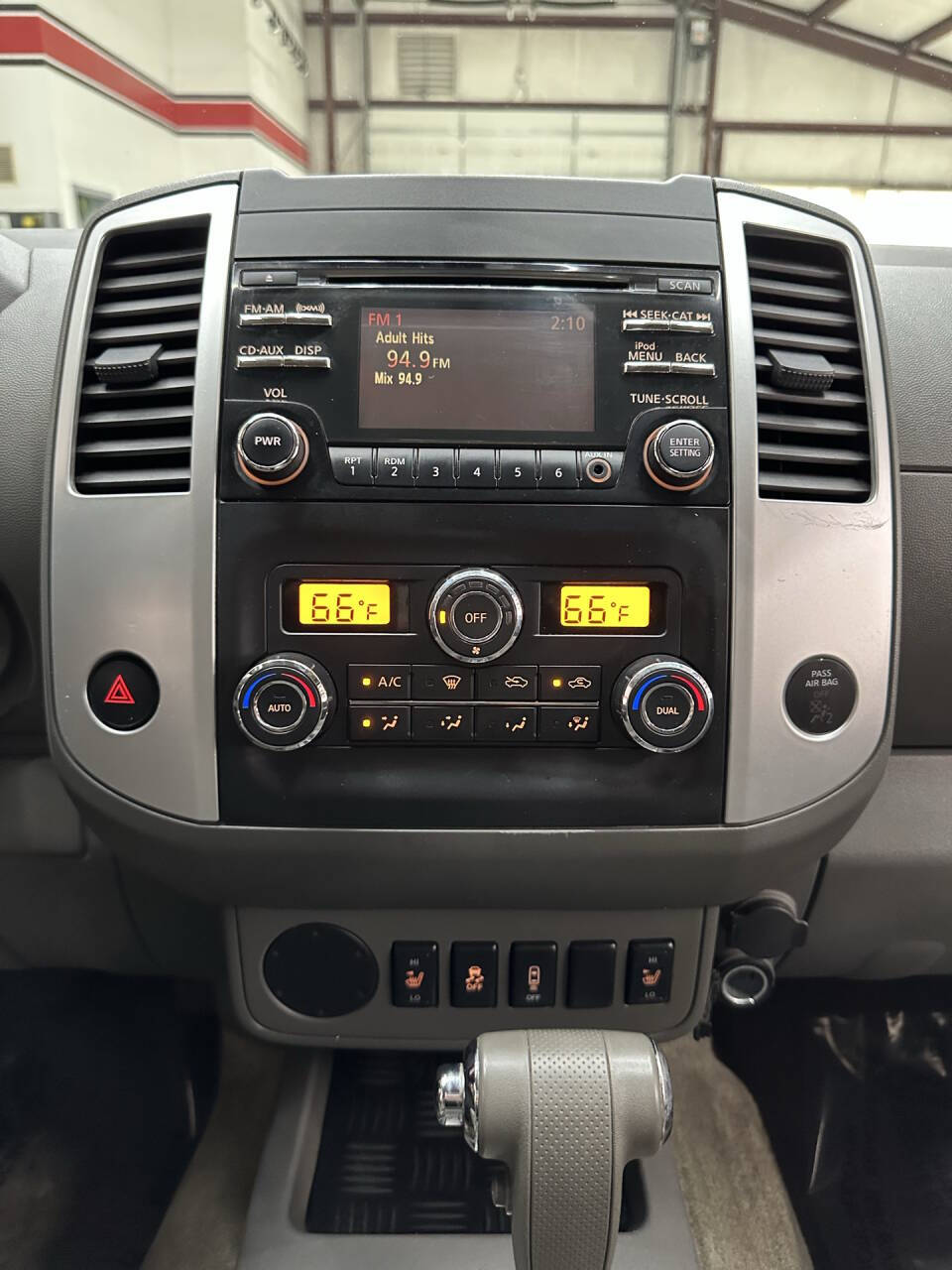 Vehicle image 27
