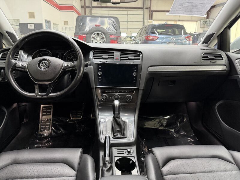 Vehicle image 18