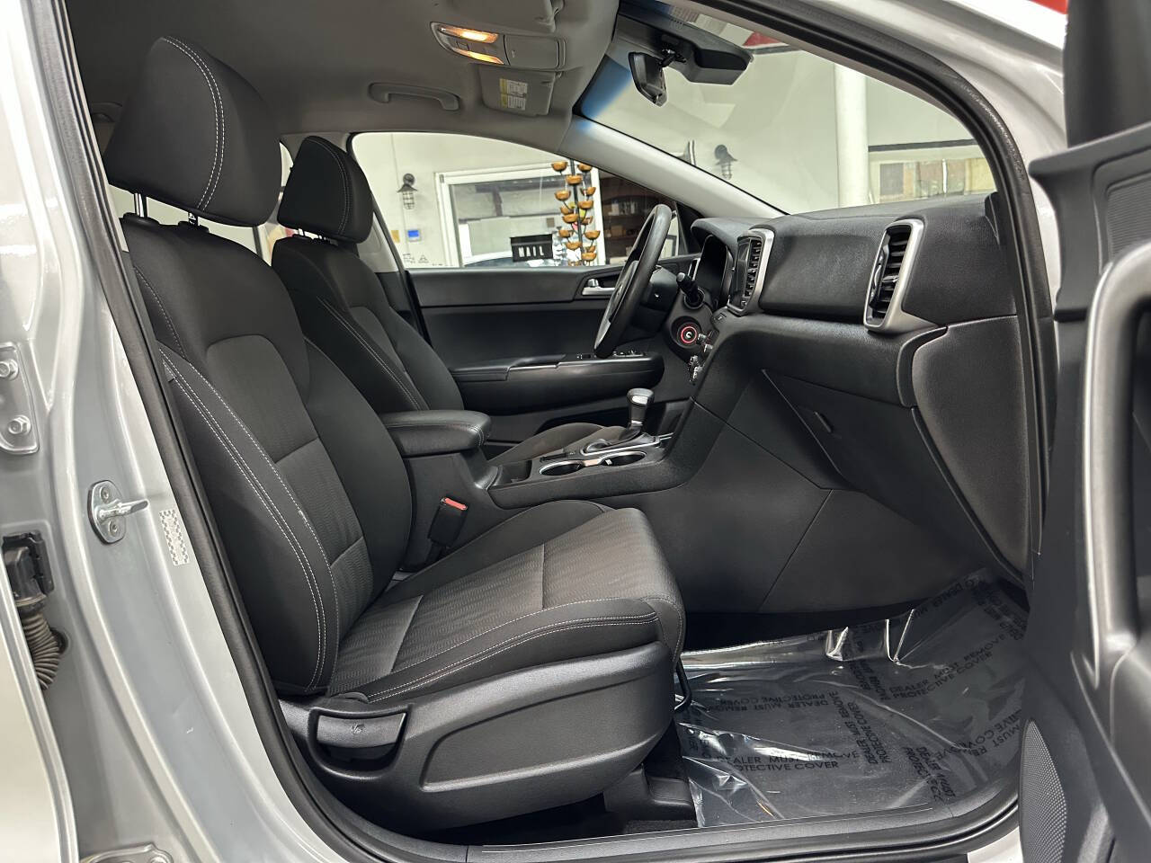 Vehicle image 16