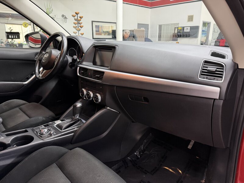 Vehicle image 16