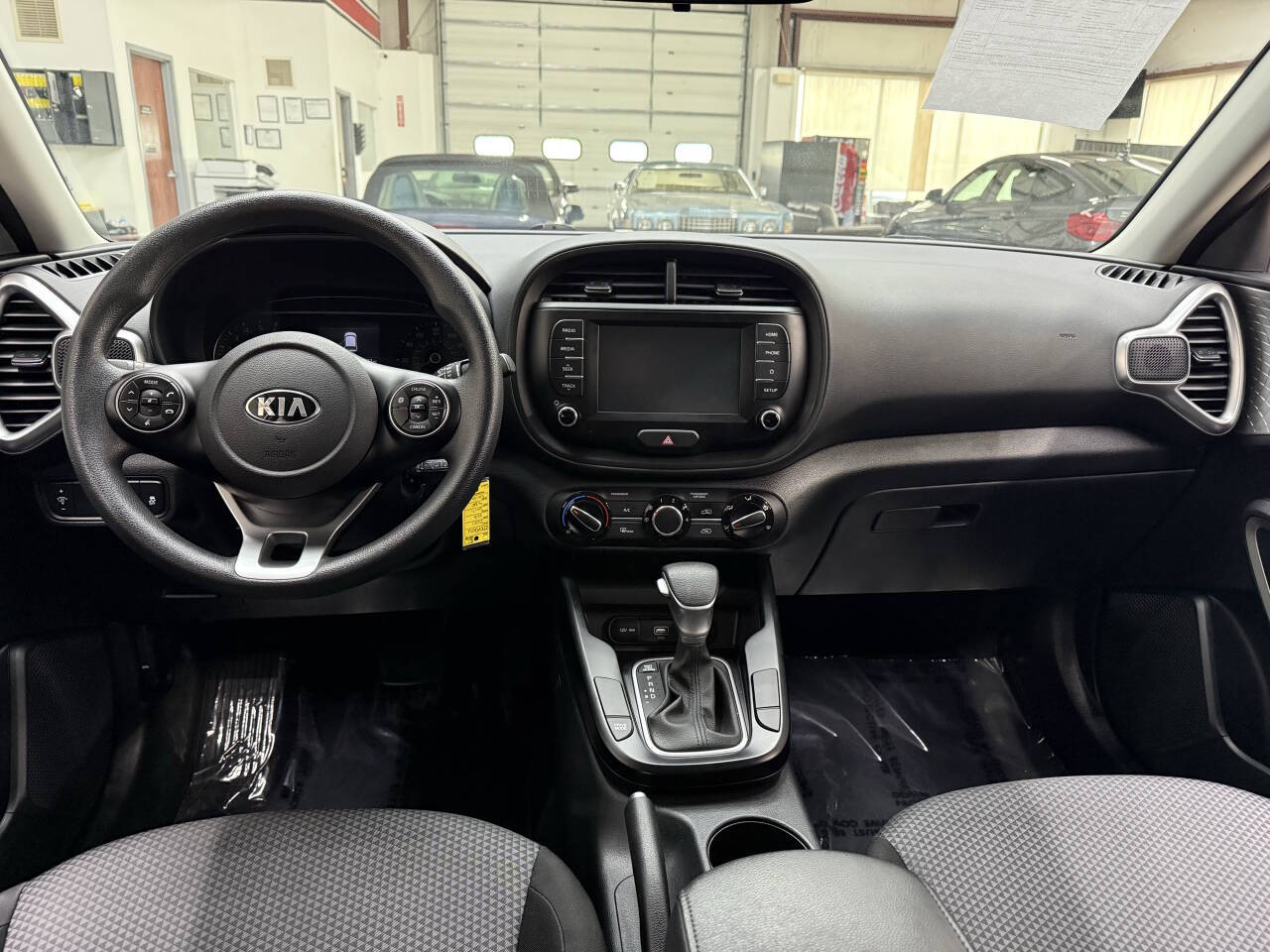 Vehicle image 19