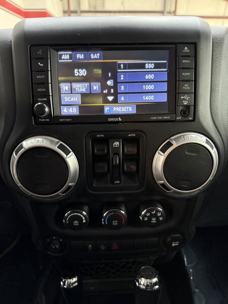 Vehicle image 27