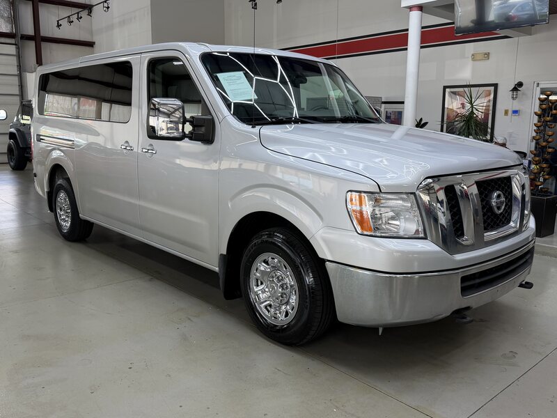 2017 NISSAN NV