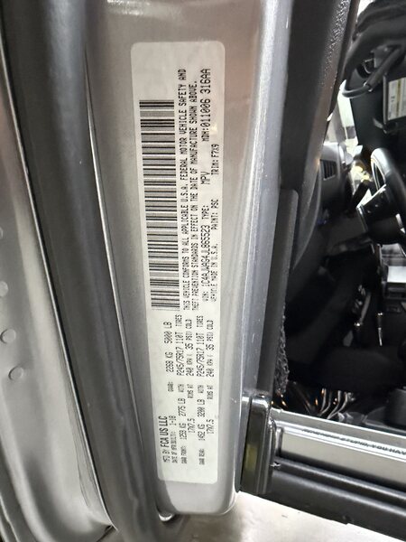 Vehicle image 21