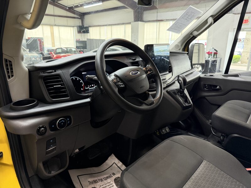 Vehicle image 14