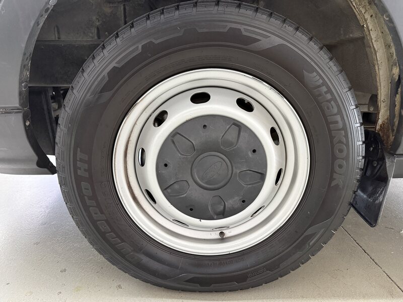 Vehicle image 18