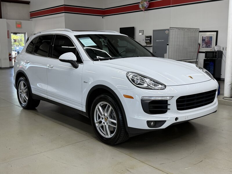 2016 PORSCHE CAYENNE