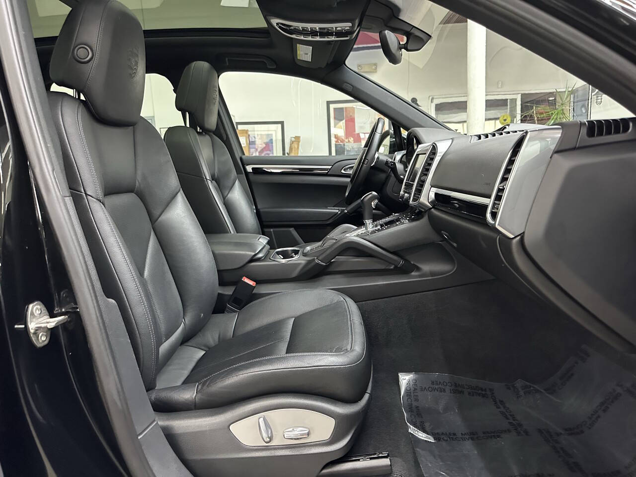 Vehicle image 16