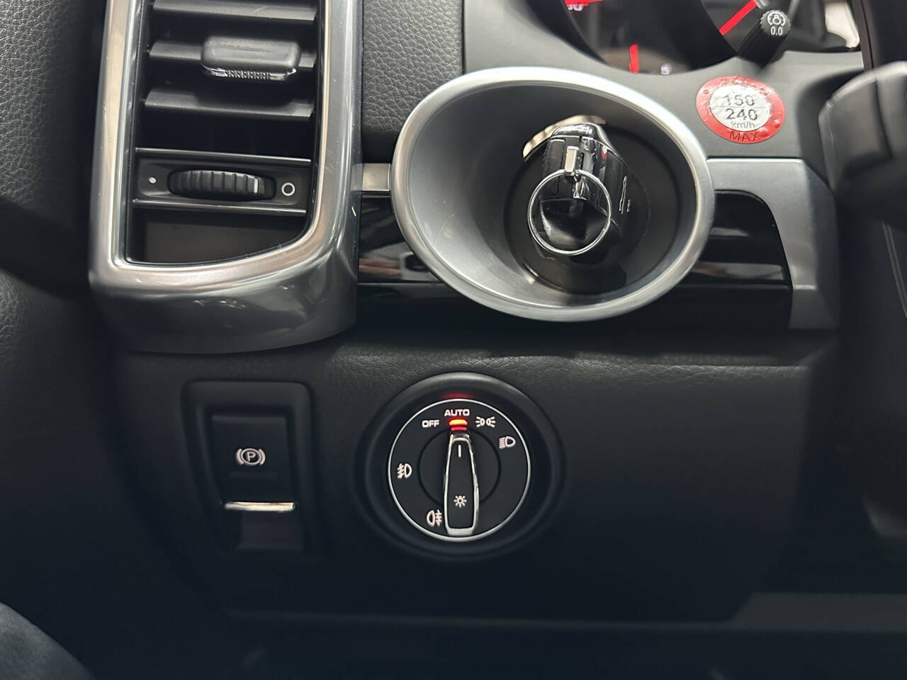 Vehicle image 24