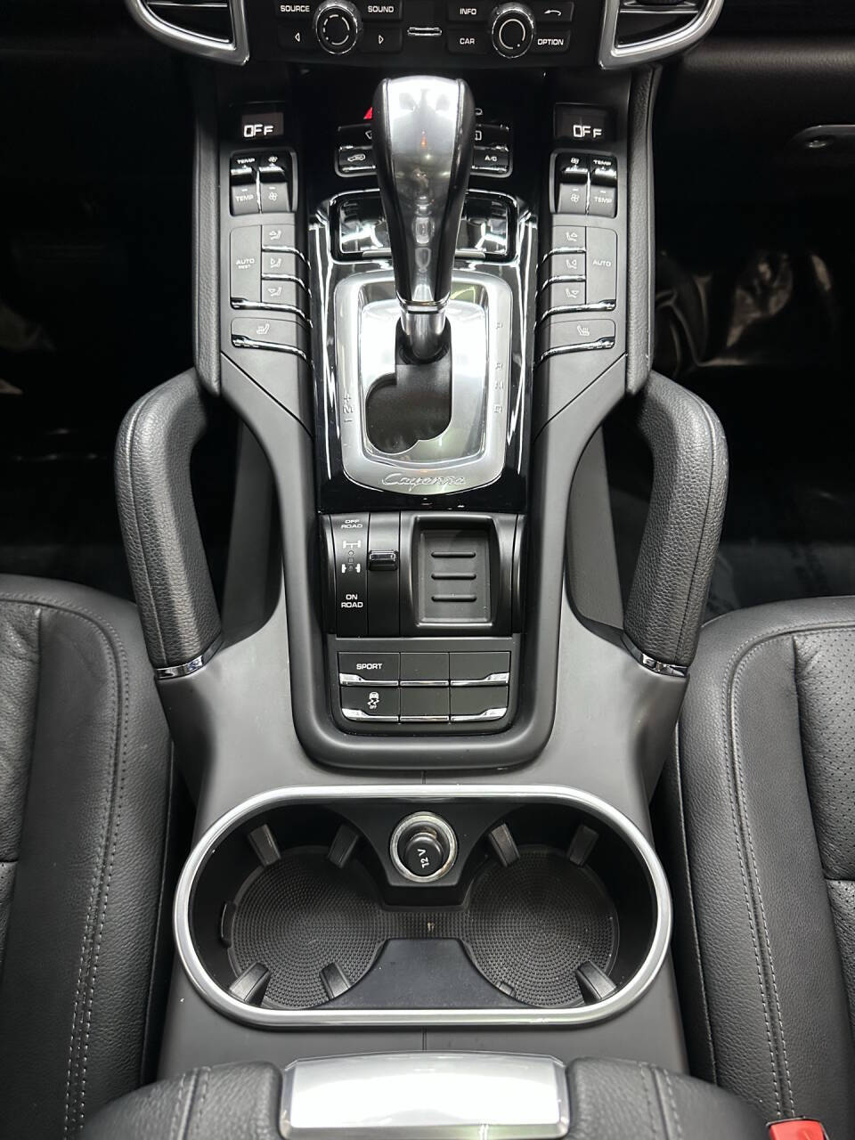 Vehicle image 26