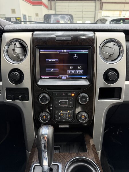 Vehicle image 25