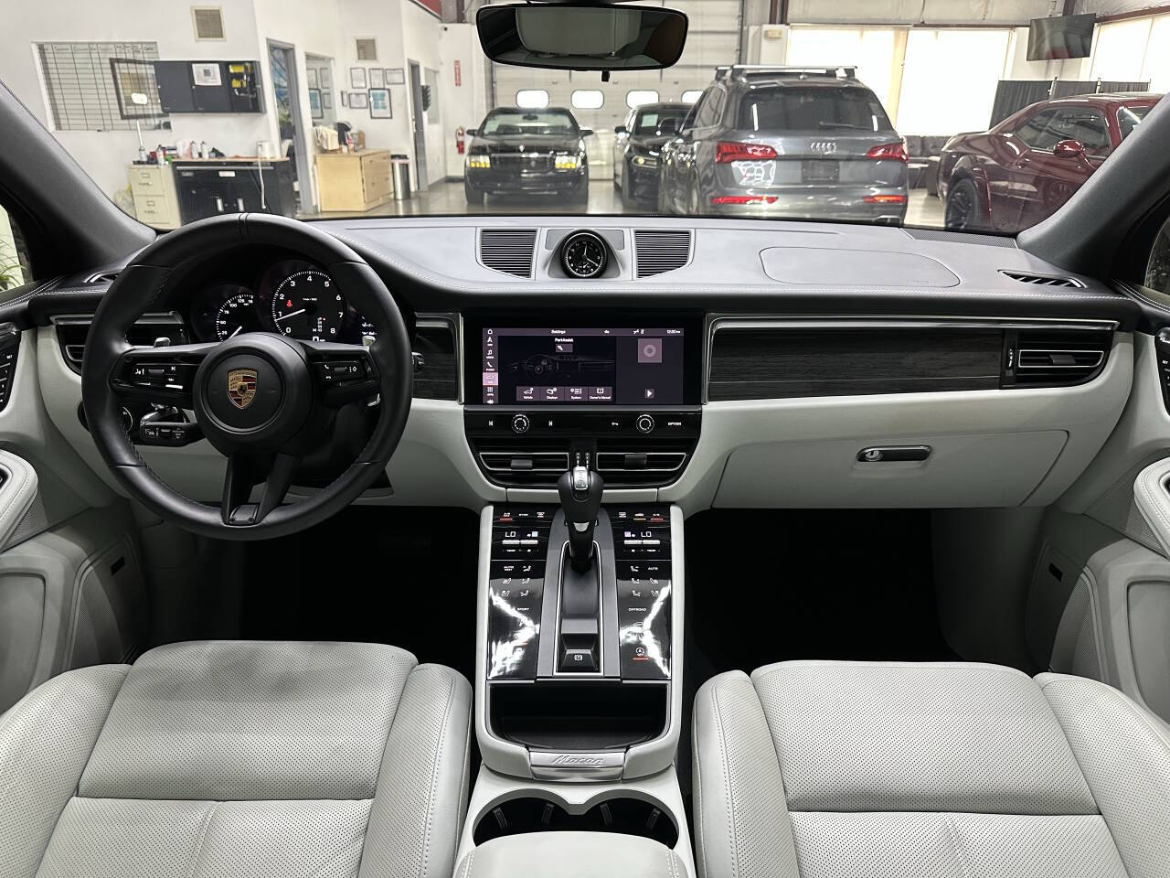 Vehicle image 17