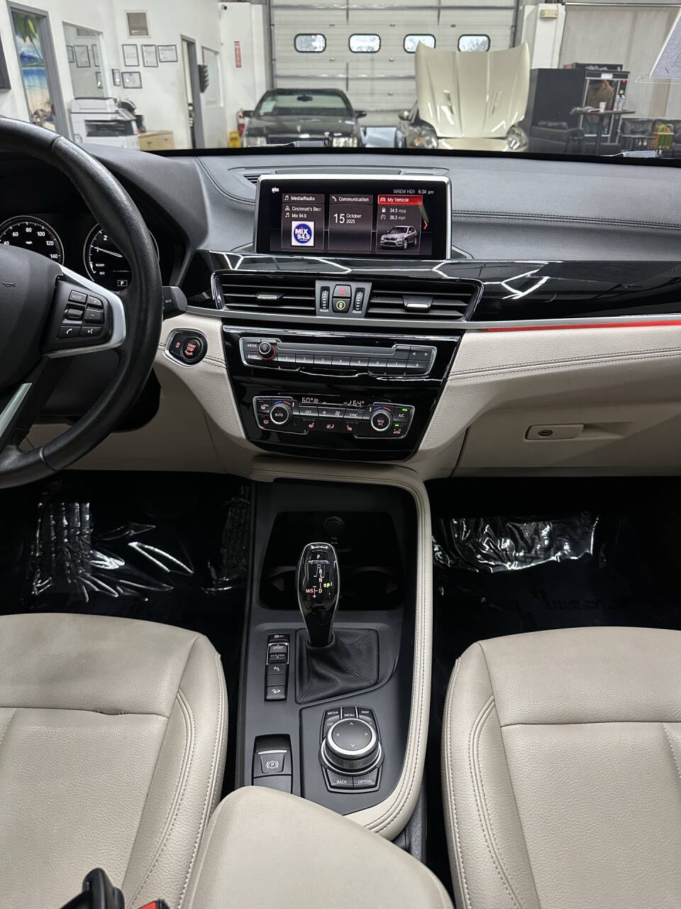 Vehicle image 25