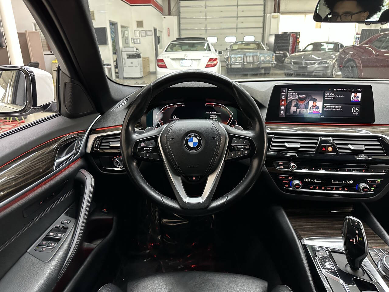Vehicle image 18